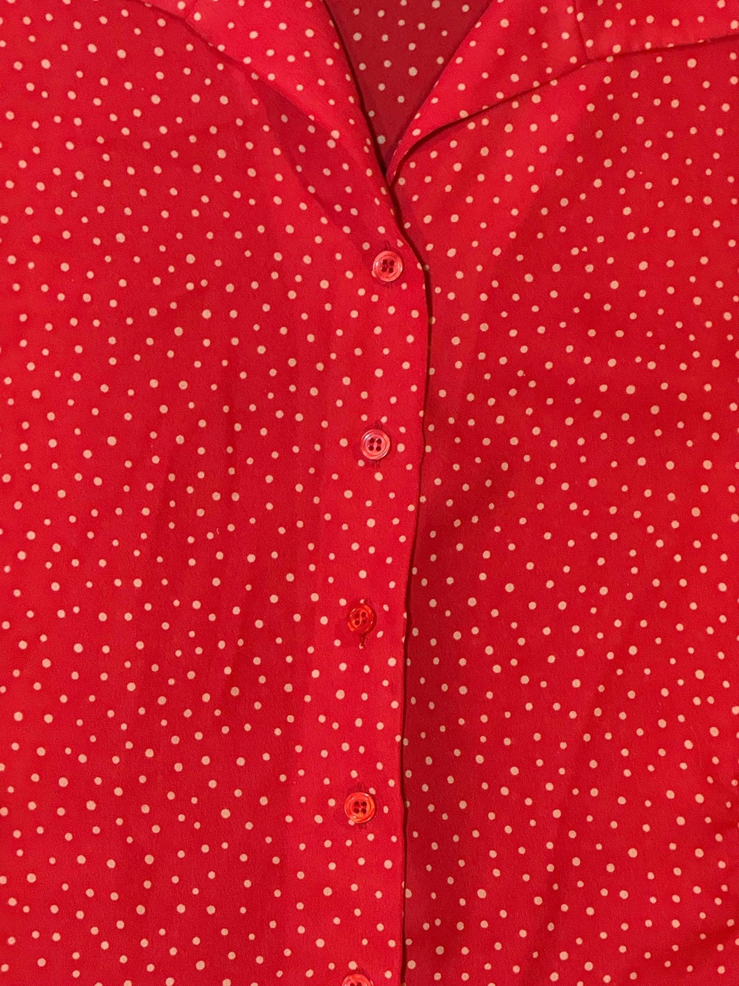 Blusa abotonada Jones Wear semitransparente de lunares
