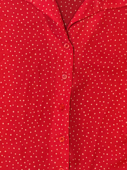Blusa abotonada Jones Wear semitransparente de lunares