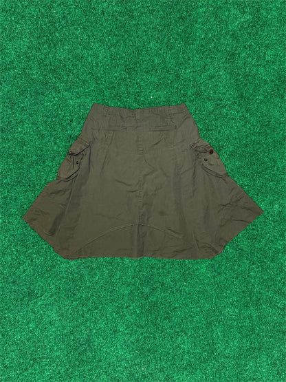 Asymmetric cargo skirt