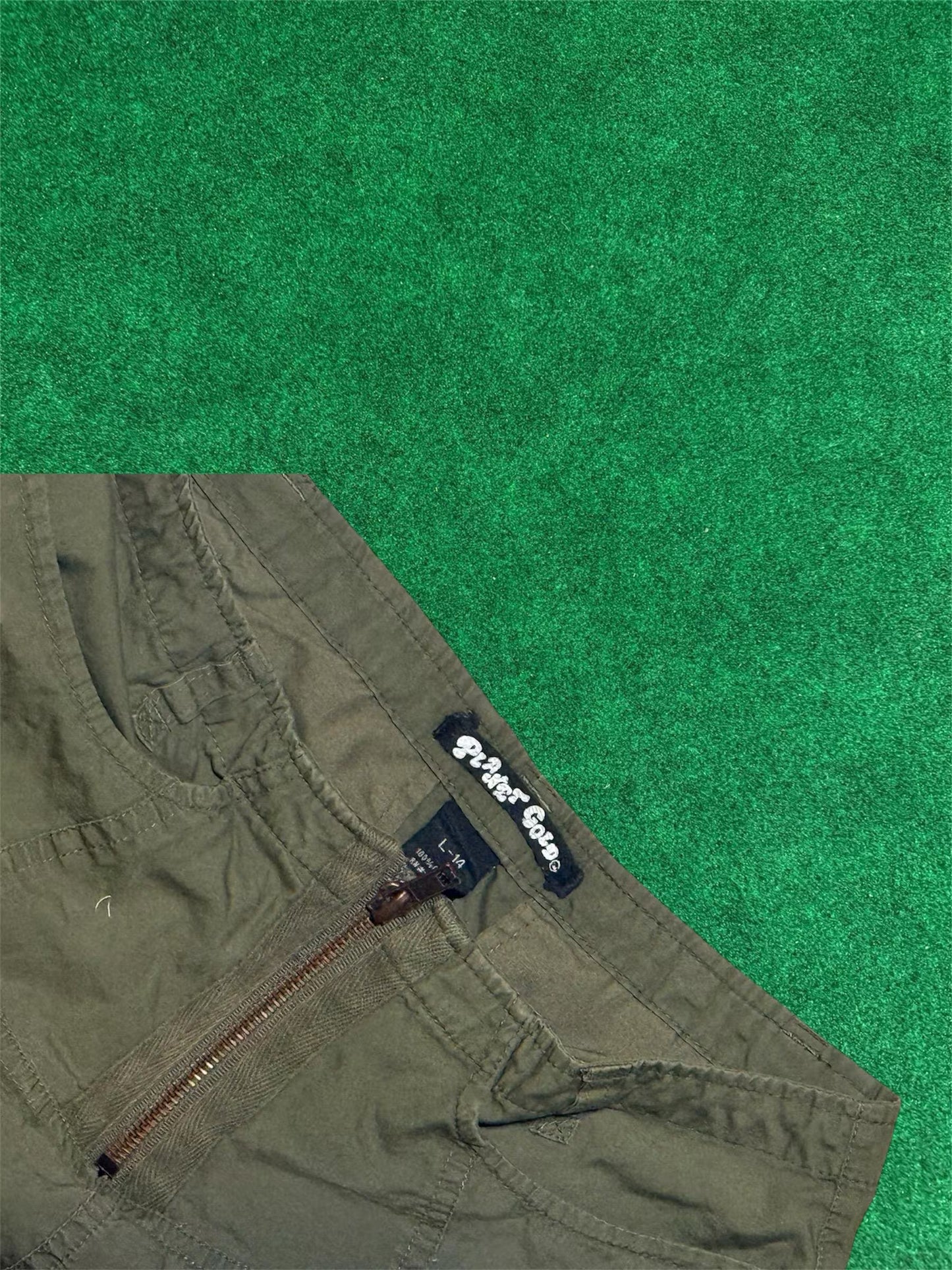Asymmetric cargo skirt